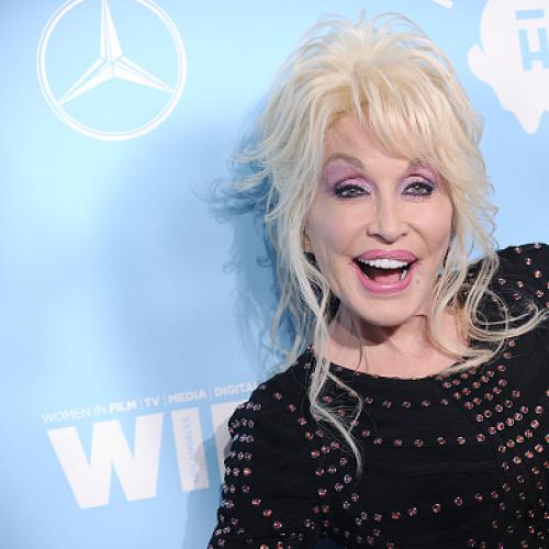 Well Hello, Dolly Parton To Produce Series For Netflix