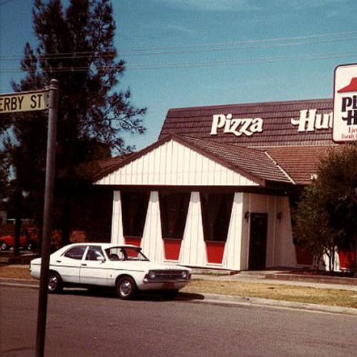 Check Out This Old Pizza Hut Menu With Genuine 1970s Prices!