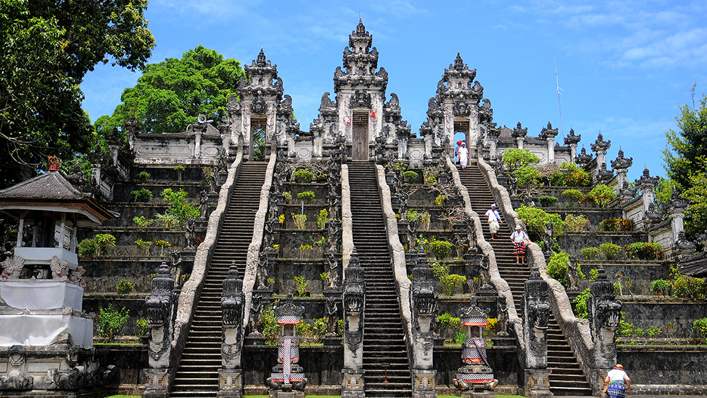 Bali Government Changes Its Mind On International Tourists