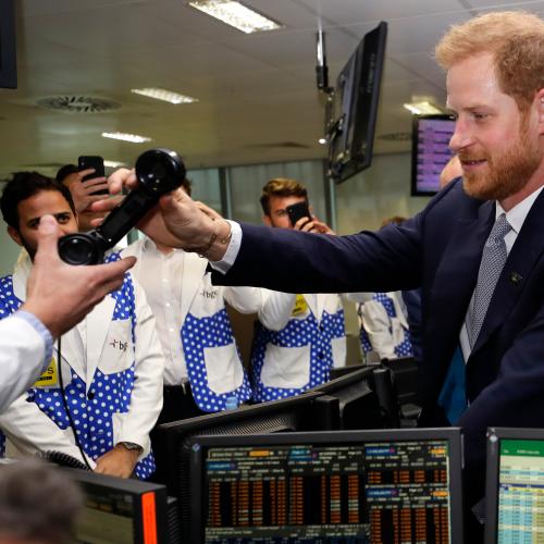 Working 9-5 - Prince Harry Starts An Office Job