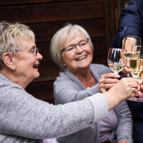 This Dr Reveals How 'Drinking Wine' & 'Sleeping More' Can Help You Live To 100!