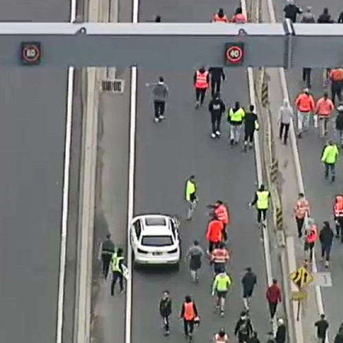Protesters Block West Gate Melbourne Causing Major Delays, Freeway Closed In Both Directions